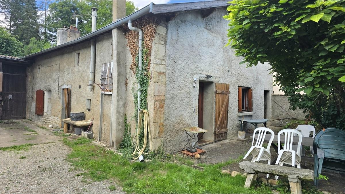 Reyrieux (01) — Mise en conformité et revente d'un corps de ferme de 180 m²